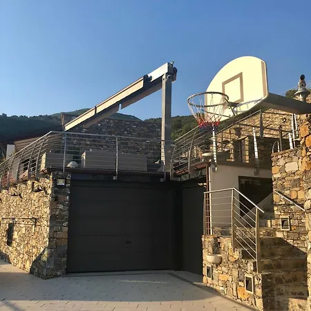 Villalino Tre Palme, Pool, 2 Schlafzimmer, 2 Baeder, Pool, Terrasse, Outdoor Fitness Apartament Alassio