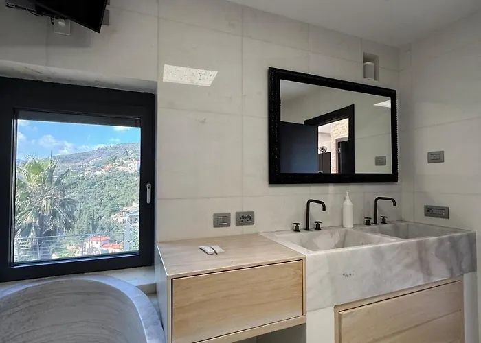 Villalino Tre Palme, Pool, 2 Schlafzimmer, 2 Baeder, Pool, Terrasse, Outdoor Fitness *