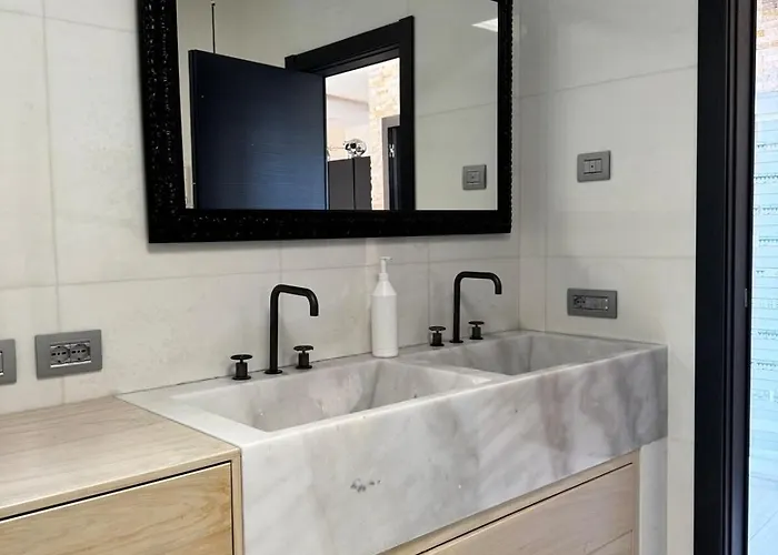 Villalino Tre Palme, Pool, 2 Schlafzimmer, 2 Baeder, Pool, Terrasse, Outdoor Fitness Alassio